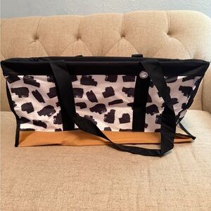 Thirty-One Utility Tote Abstract Print